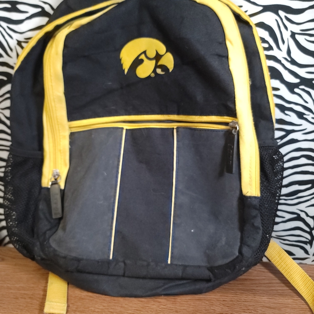 0825 Thrifted Black Iowa Hawkeyes School Bag Bookbag PREVOWN0